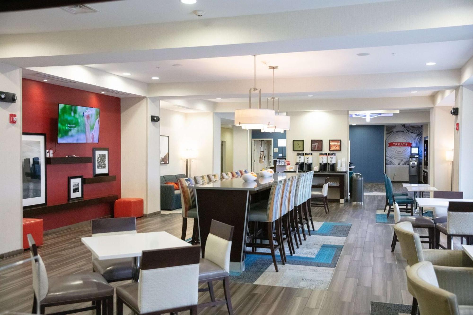 Hampton Inn Toledo Oregon Exterior photo